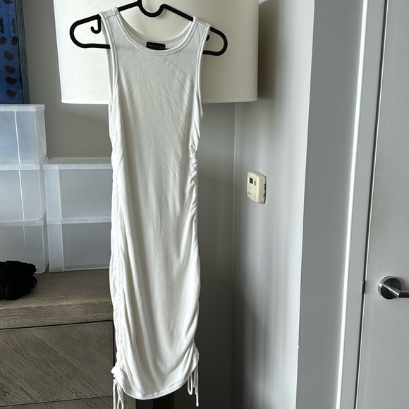 White Fox Boutique Dresses & Skirts - Whitefoxboutique ribbed midi dress size small